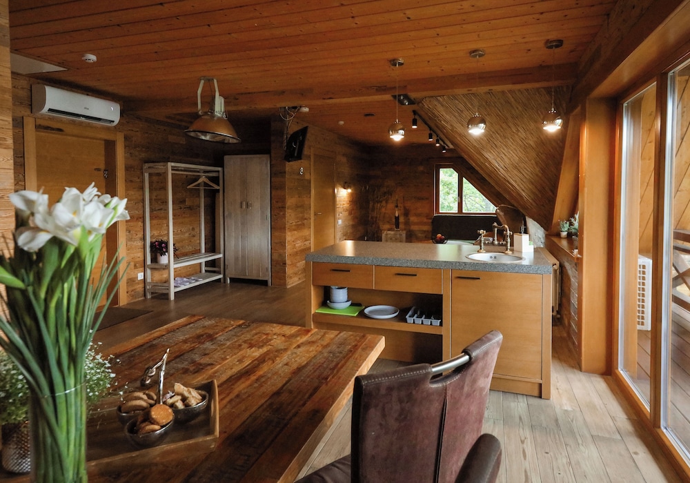 Family Cabin photo 2