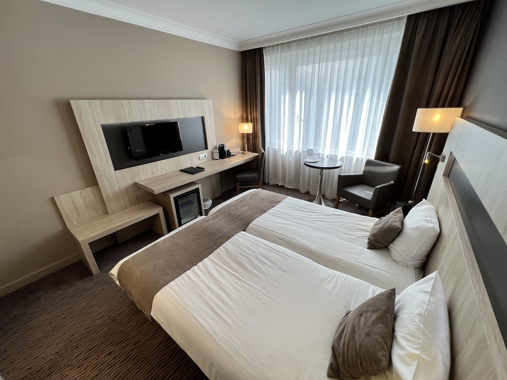 Standard Room, 2 Twin Beds, Non Smoking - Photo 25