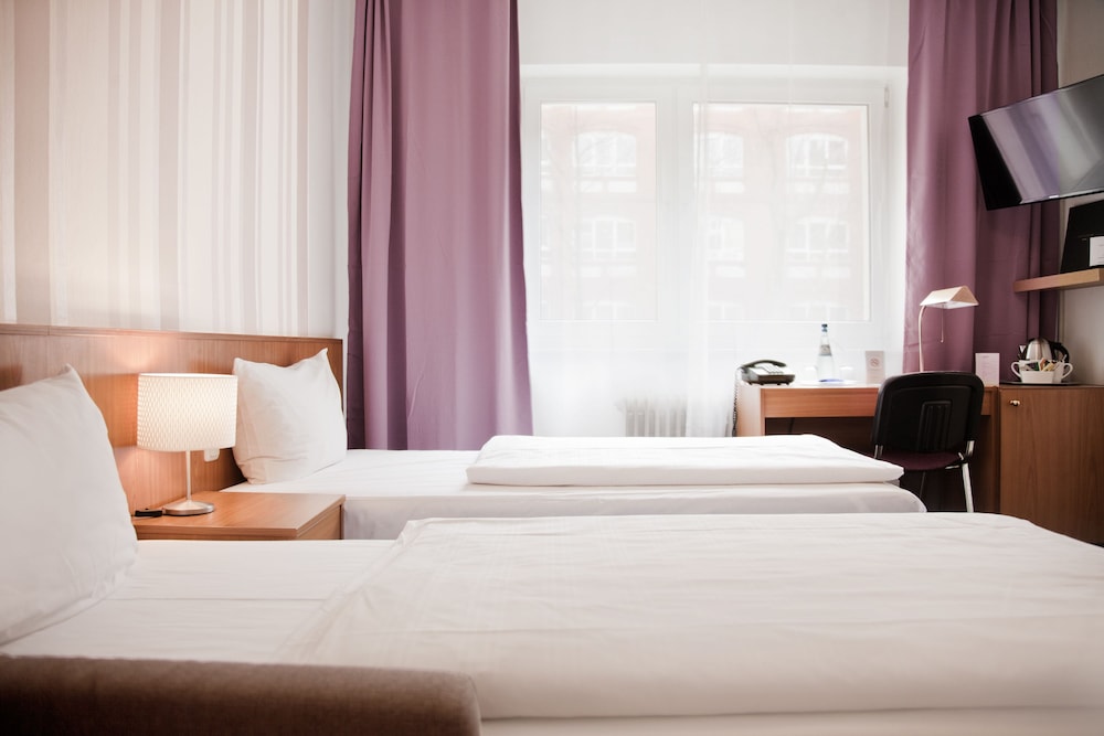Standard Double Room, Courtyard View - Photo 5