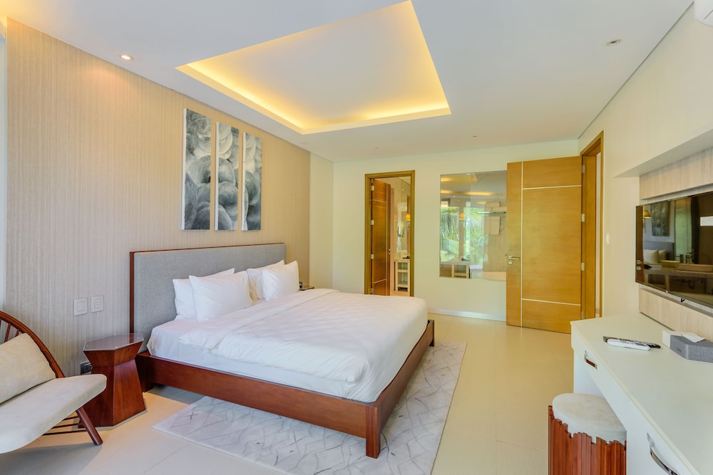 Presidential Suite (Ibiza Three Bedroom Sea View)