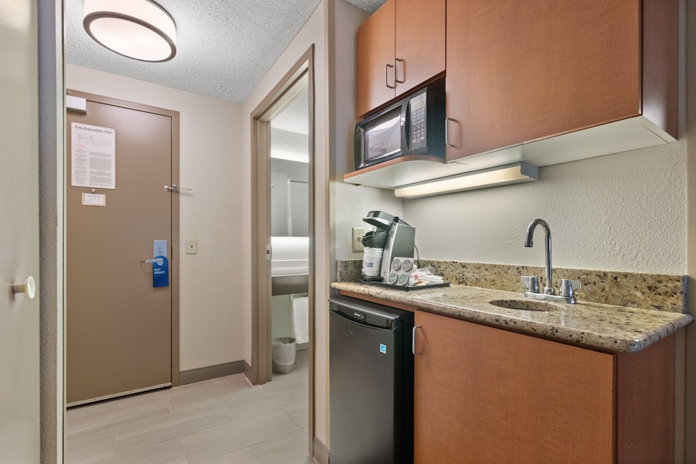 Suite, 1 King Bed (Whirlpool) - Photo 3