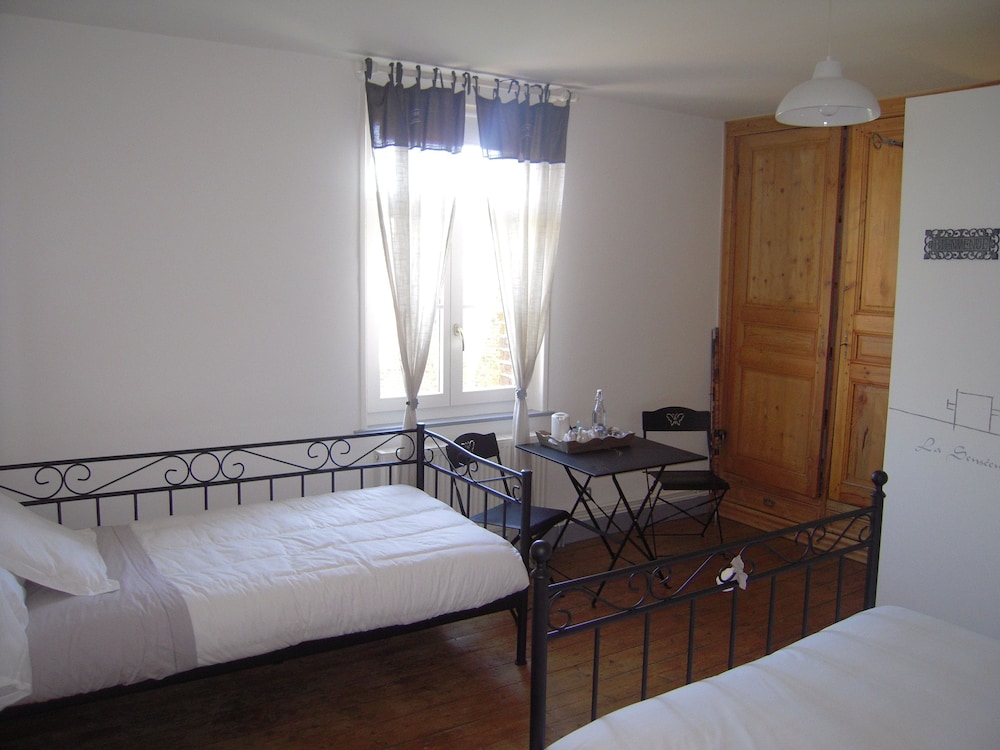 Triple Room (Senséenne) photo 1