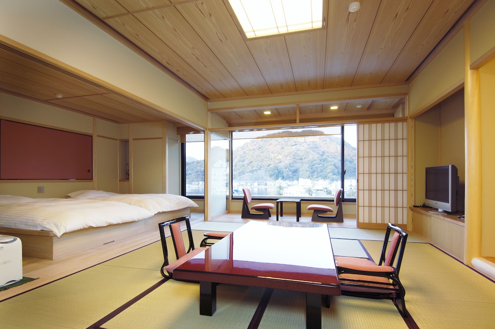 Japanese Western Style Room with Open-air Bath, Ocean View photo 1
