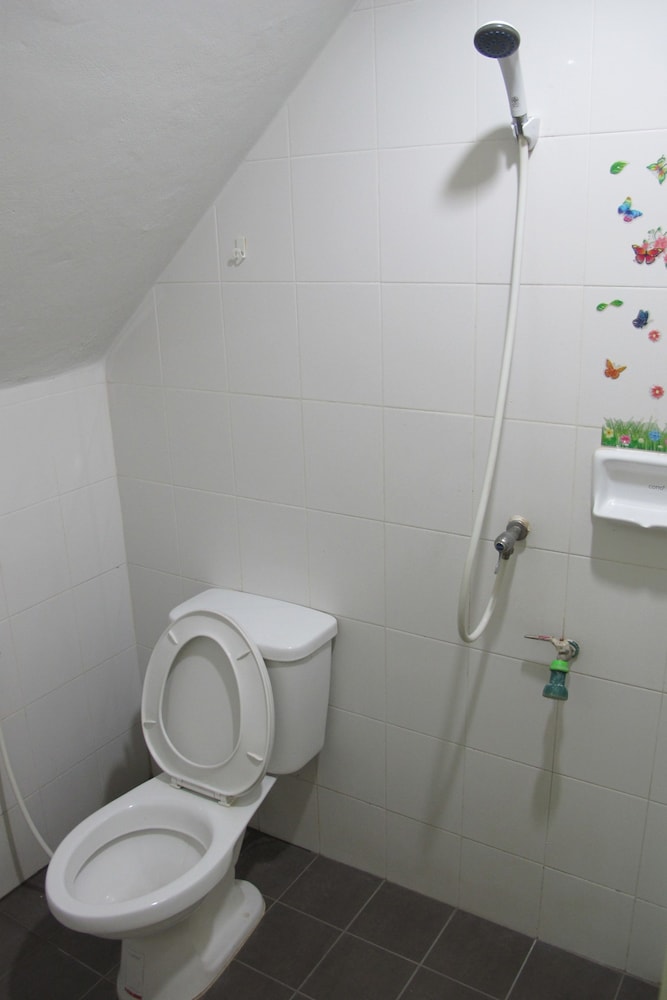 Standard Quadruple Room, 1 Bedroom, Non Smoking, Ground Floor photo 3
