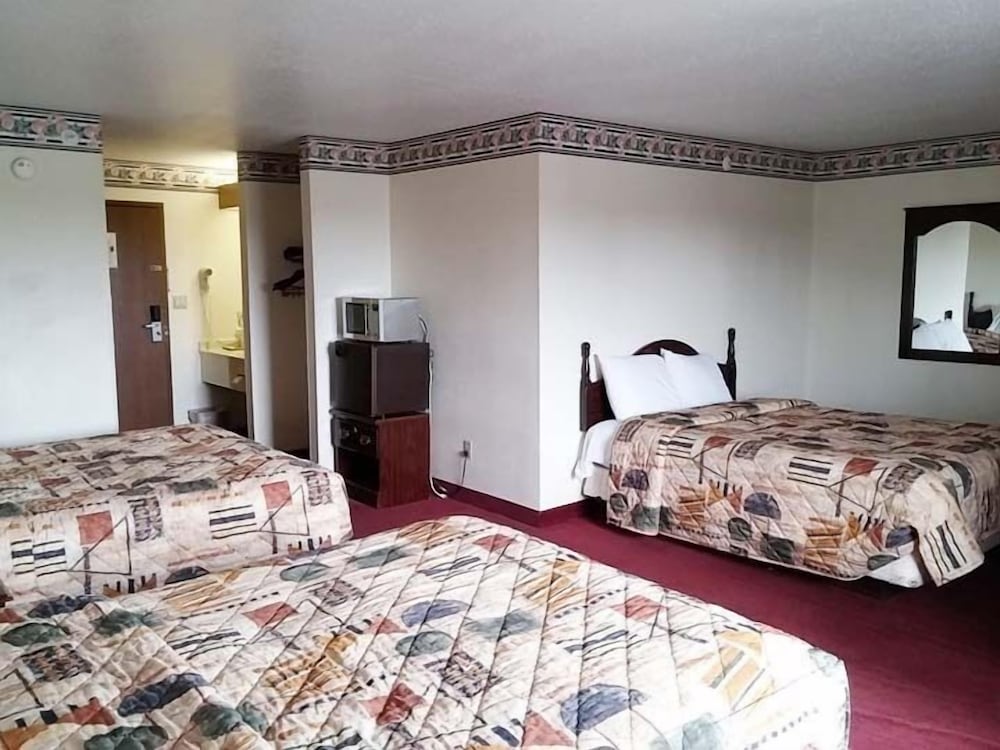 Standard Room, Multiple Beds photo 1