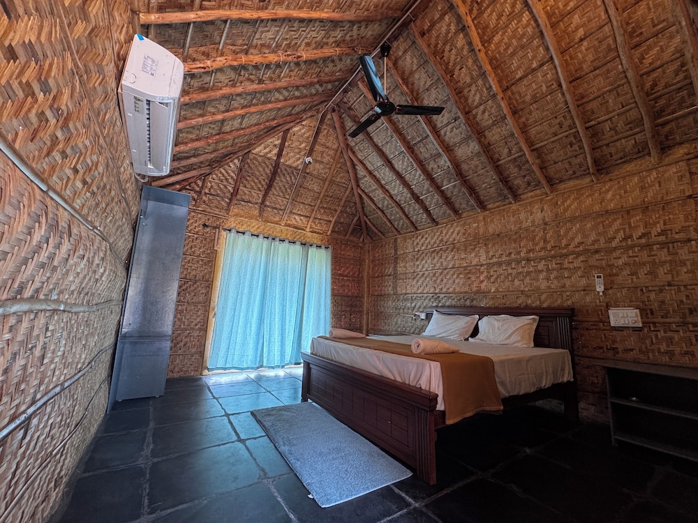 Deluxe Double Room, Courtyard View photo 3