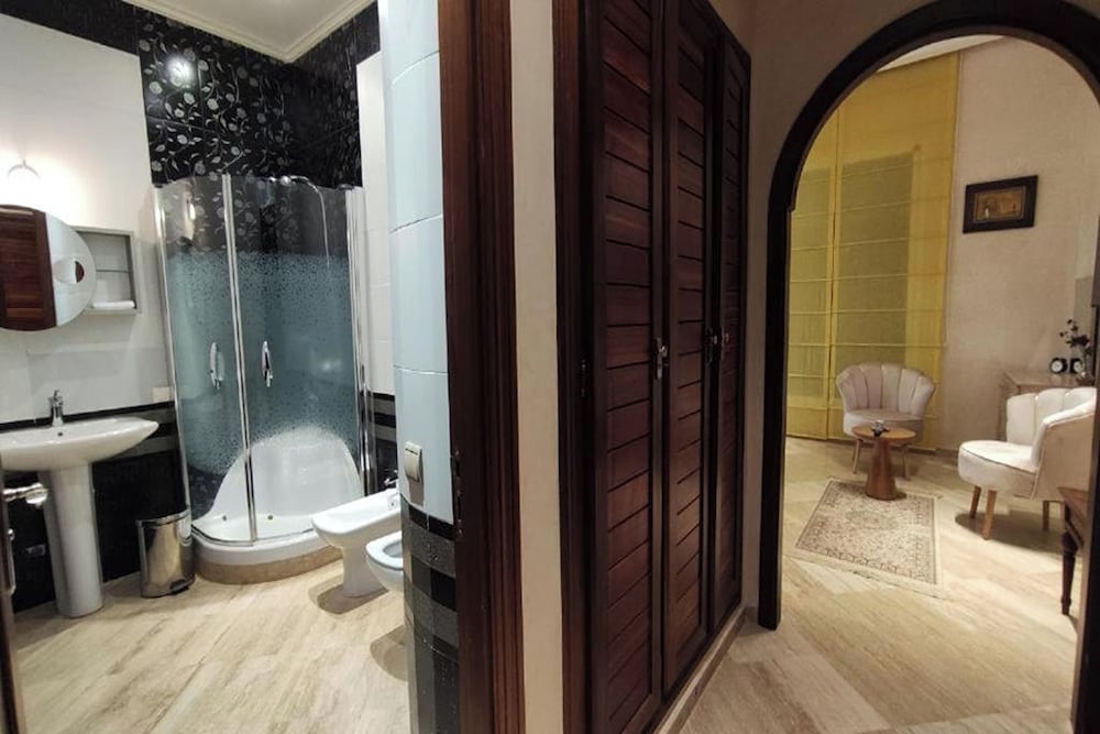 Luxury Villa, 6 Bedrooms, Poolside photo 2
