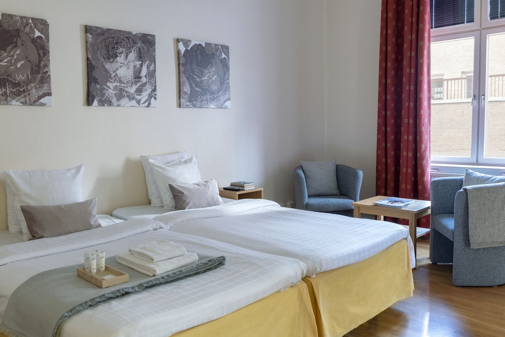 Standard Double Room, 2 Twin Beds photo 2