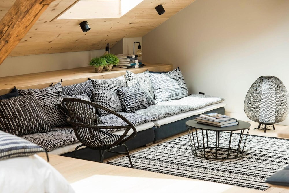 Deluxe Loft, 1 King Bed photo 3