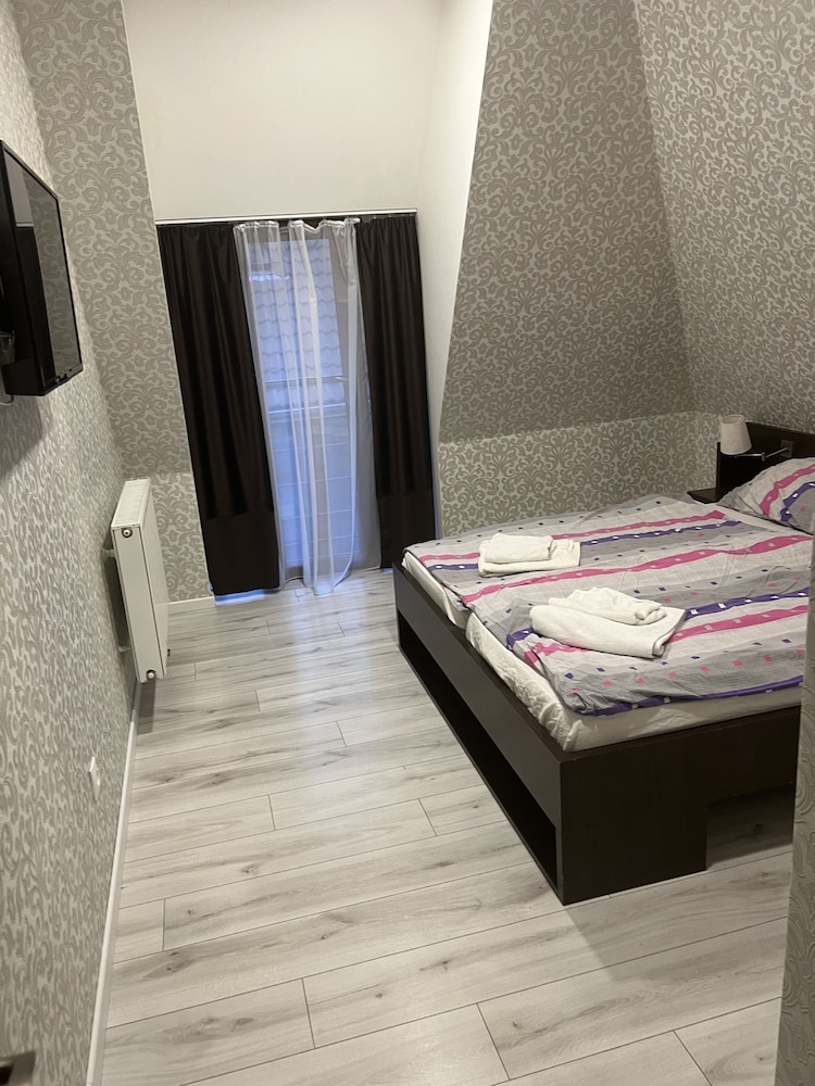 Standard Double Or Twin Room (With Extra Bed) photo 2