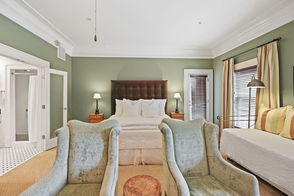 Suite, Non Smoking (Fireplace, City View) photo 2