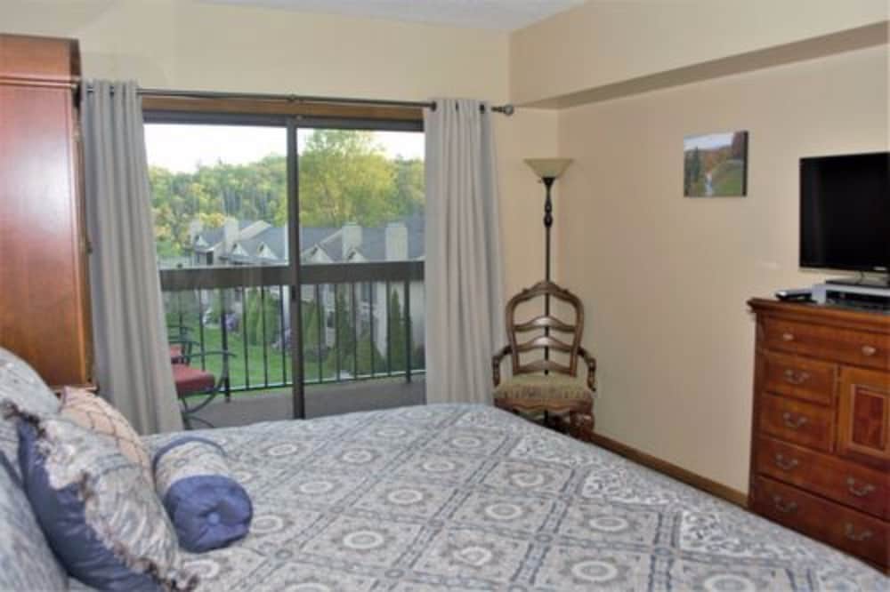 Condo, 1 Bedroom, Fireplace photo 3