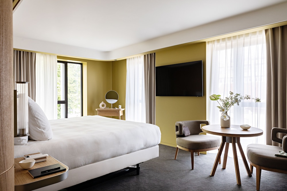 Junior Suite, 1 King Bed, Tower (Eiffel Tower View) - Photo 1