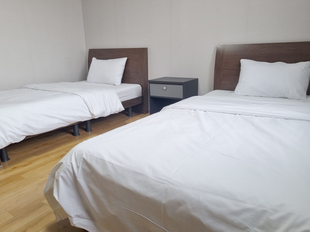 Single Twin Room - Photo 15
