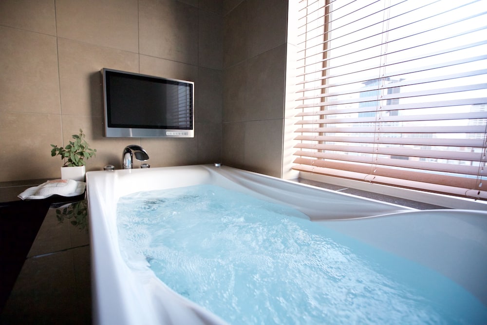Premium Triple Room, Non Smoking, Jetted Tub (High Floor)
