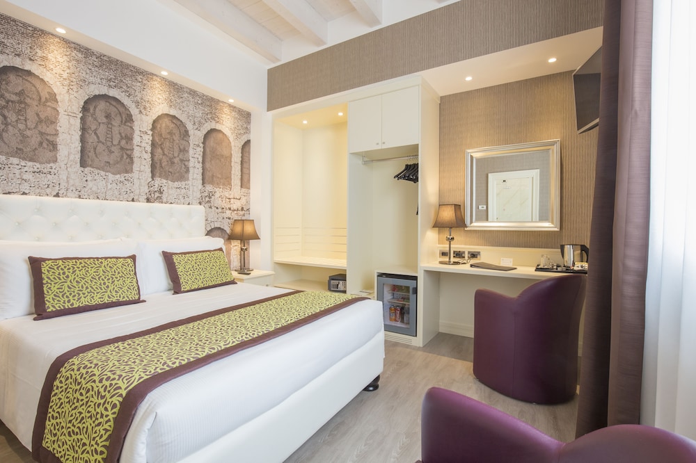 Deluxe Room - Photo 4