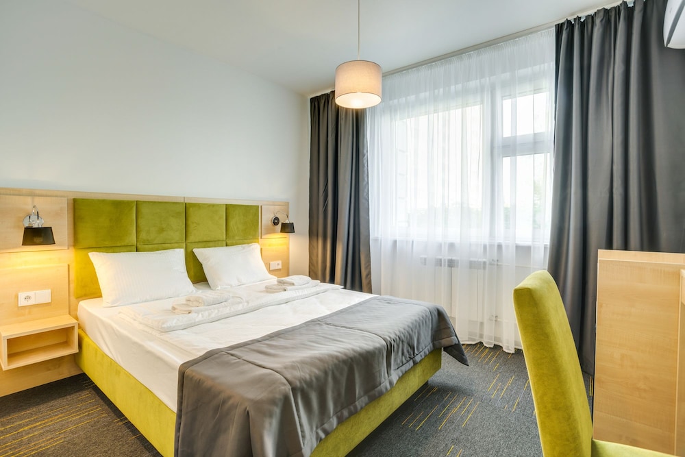 Suite, 1 King Bed (4)