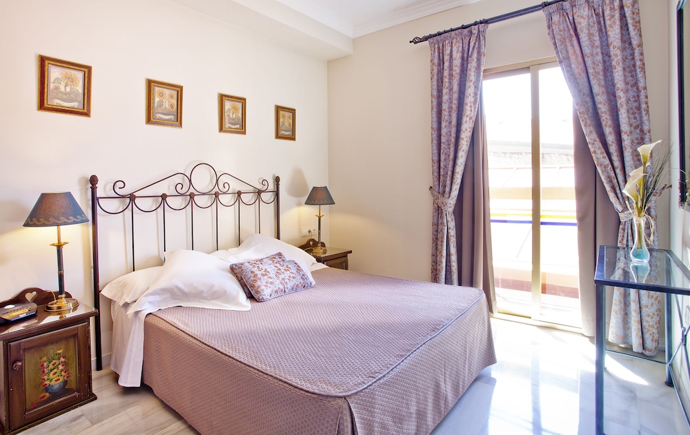 Apartment, 2 Bedrooms, Terrace, Sea View - Photo 3