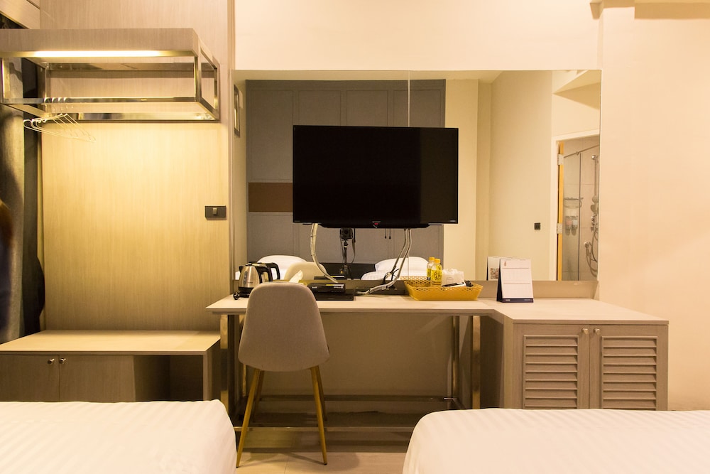 Twin Bedroom with Private Bathroom photo 1