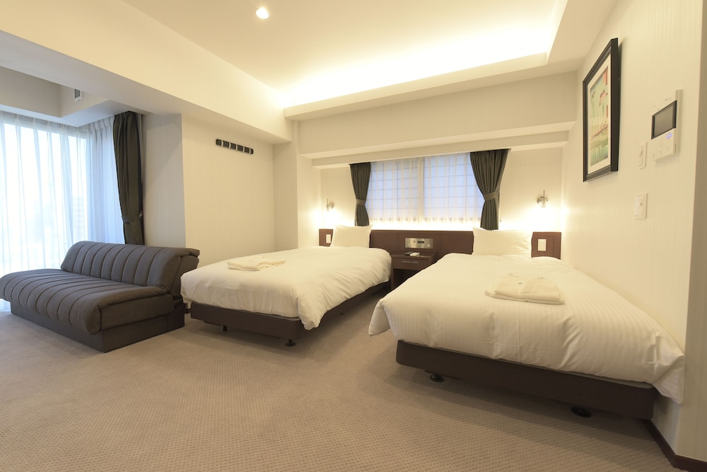 Standard Corner Twin Room, Non Smoking photo 1