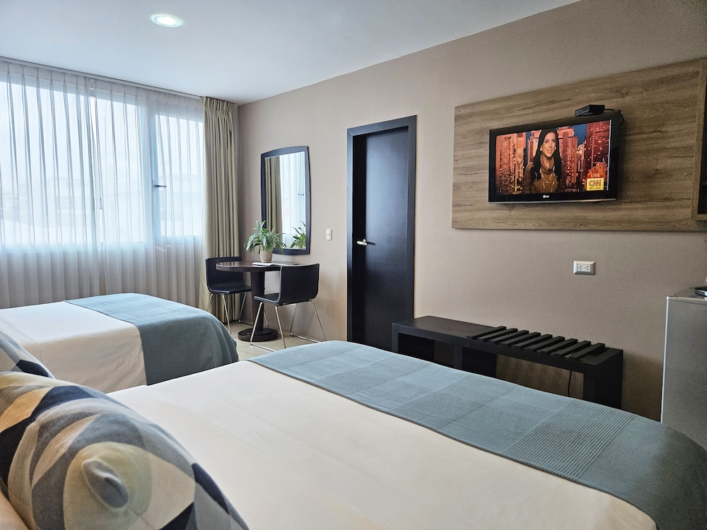 Double Twin Room, City View photo 3