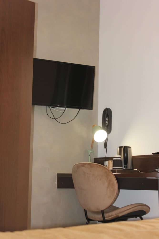 Standard Double Room - Photo 5