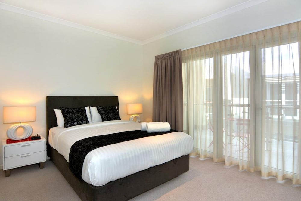 Premium Apartment, 1 Queen Bed photo 3
