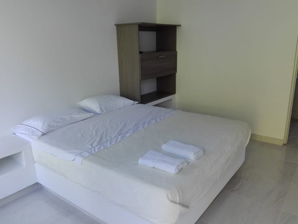 Double Room, 1 Queen Bed photo 2