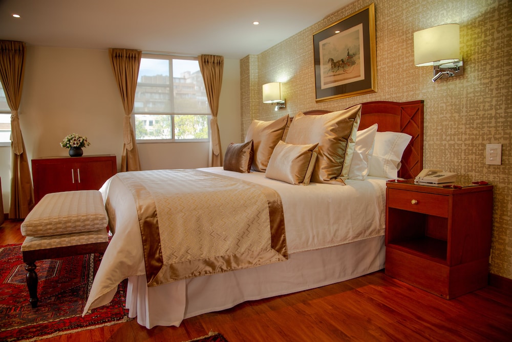 Junior Studio Suite, 1 King Bed - Photo 3