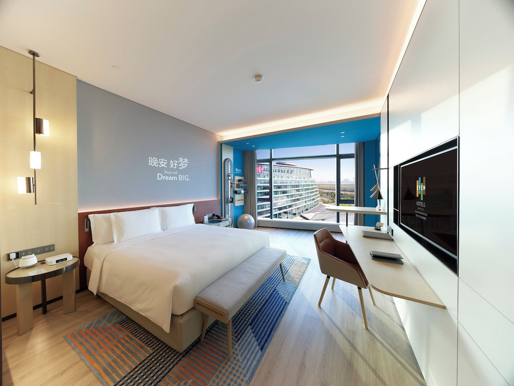 1 King Bed Standard Football Stadium Vw photo 3