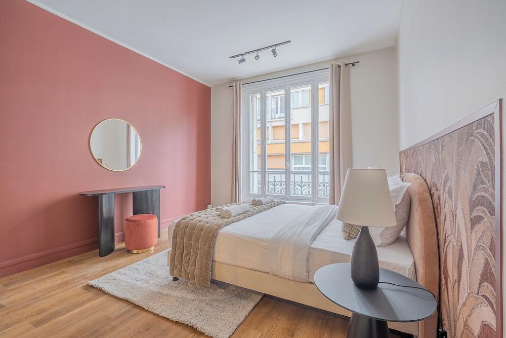 Classic Apartment photo 1