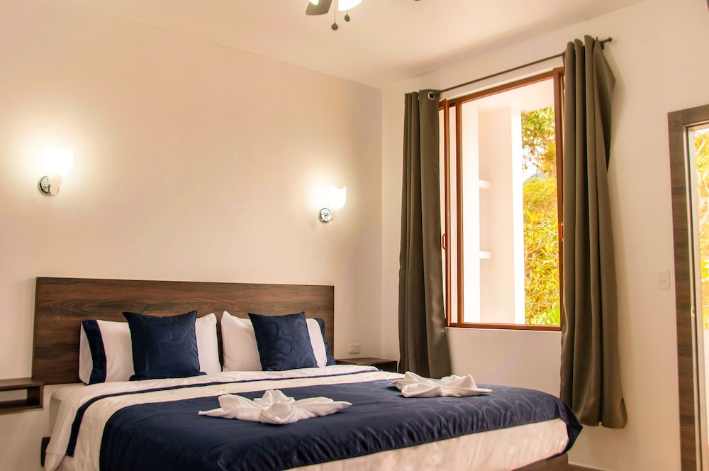 Deluxe Suite, 1 King Bed with Sofa bed, Balcony
