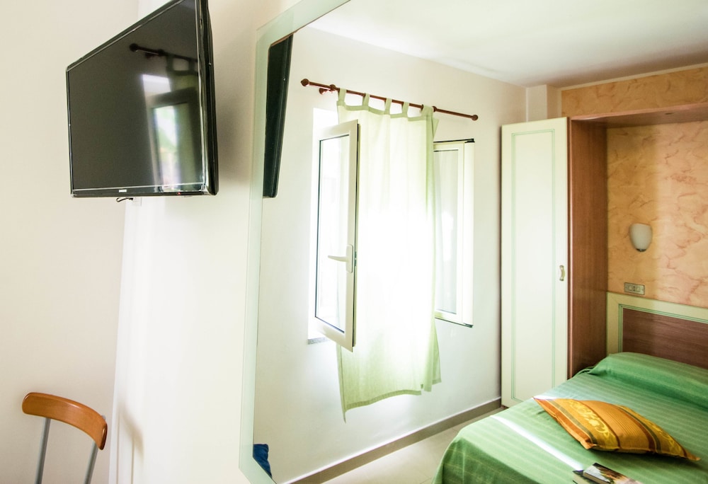Quadruple Room, 2 Bedrooms, Beachside