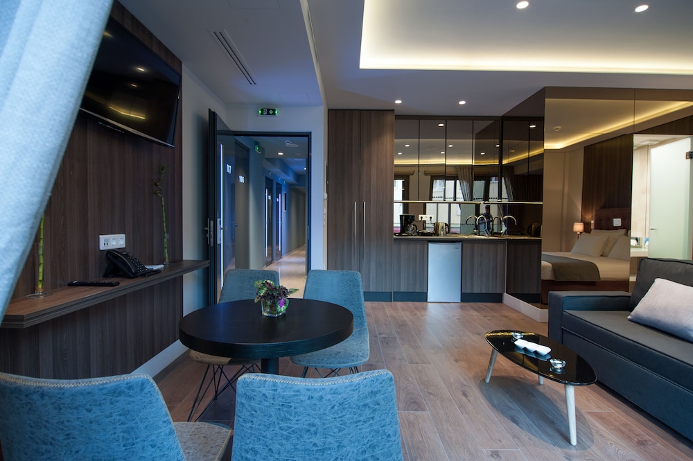 Luxury Suite photo 1
