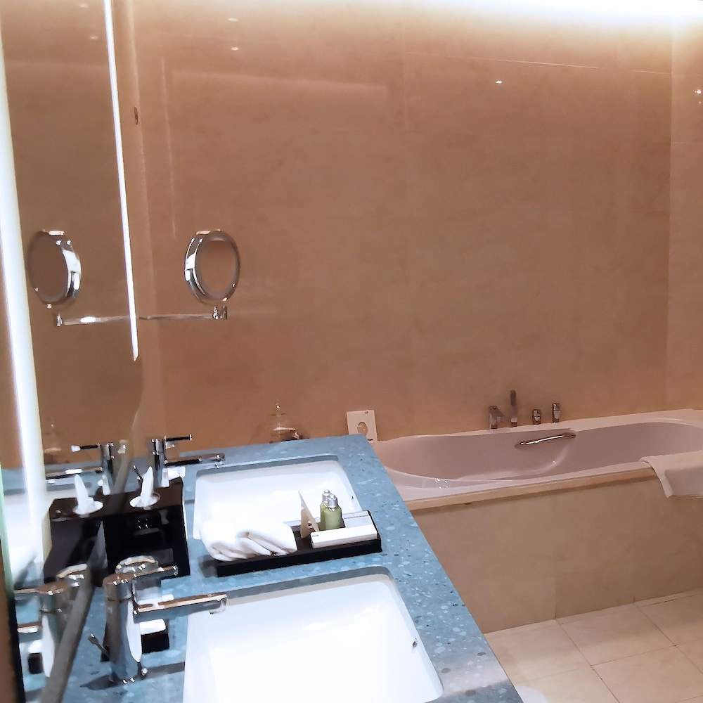 Room, 2 Twin Beds (Guest) - Photo 6