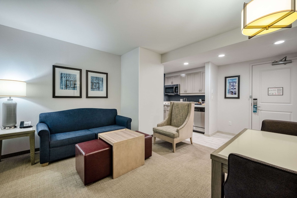 Studio, 1 King Bed, Accessible, Non Smoking (Hearing, Urban)