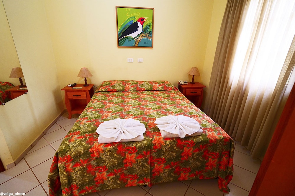 Deluxe Room, Multiple Bedrooms - Photo 6