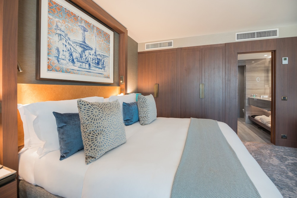 Suite, 1 Queen Bed, Terrace (Two Storey)