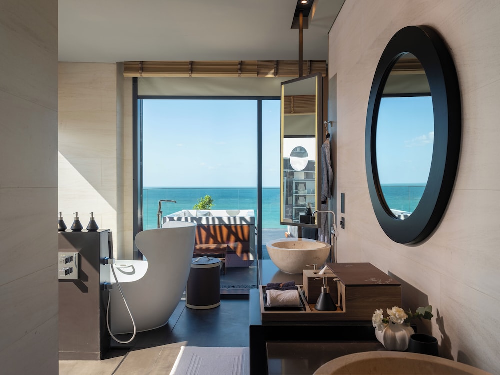 Harmony 2-Bedroom Oceanfront Presidential Suite with Comp Rainforest Experience once per stay