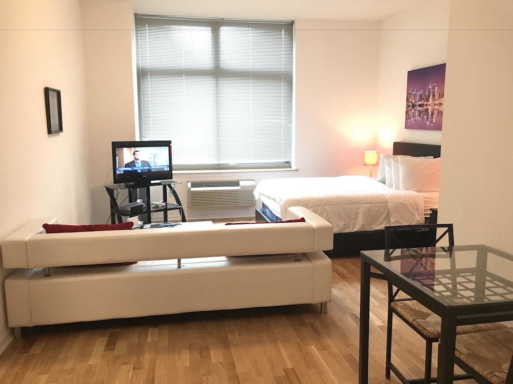 Studio Suite photo 1