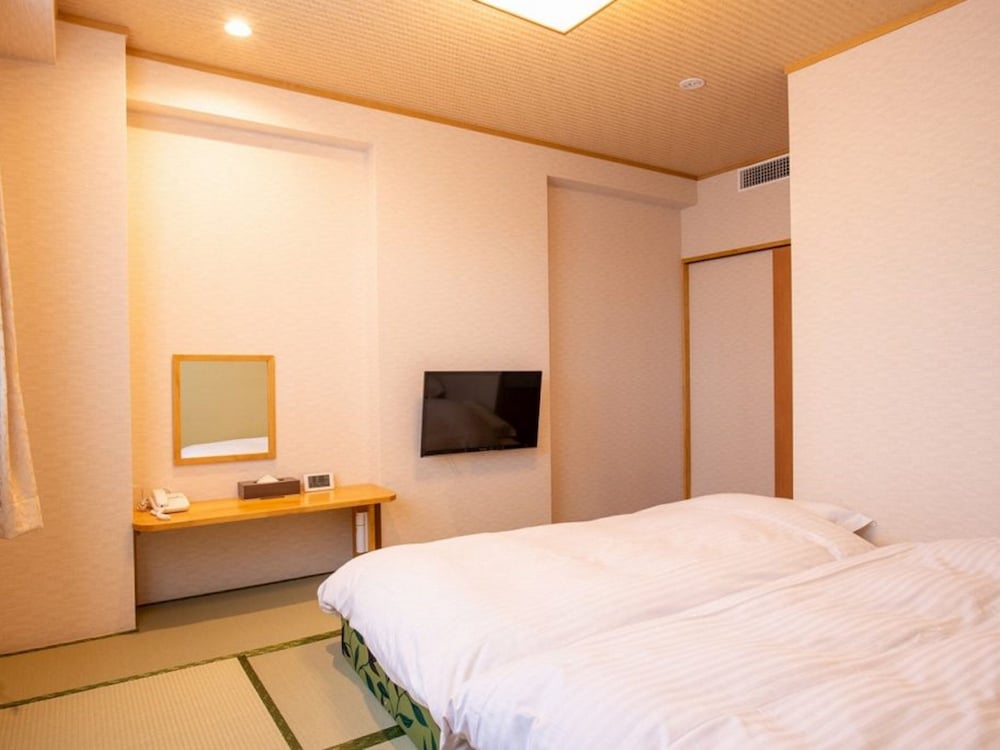 Connecting Room, Non Smoking, Garden View photo 1