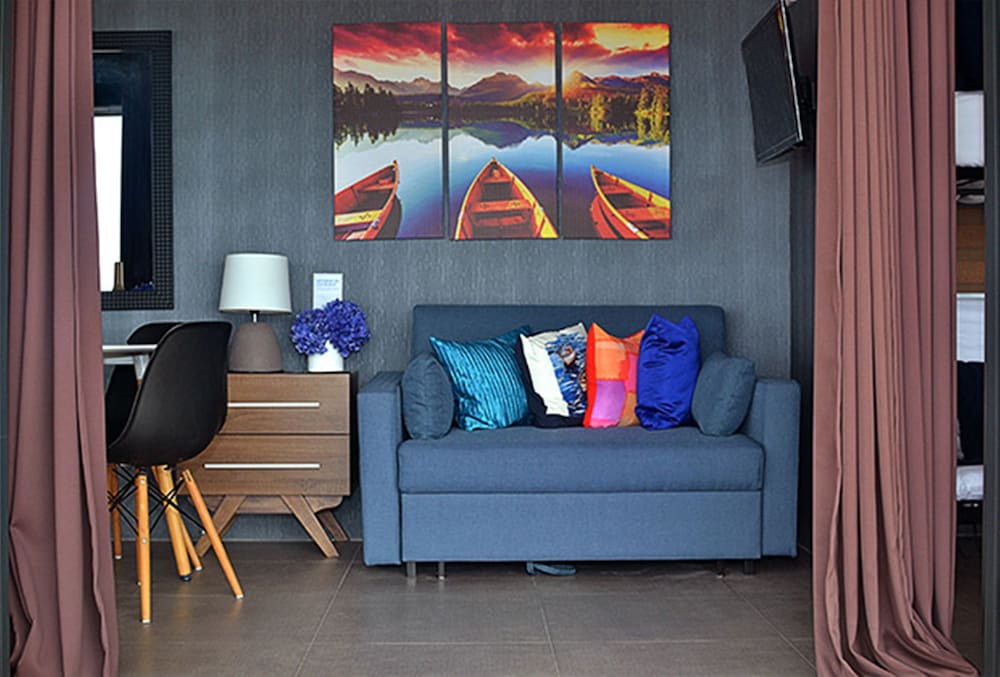 Family Cabin, Beachfront - Photo 3