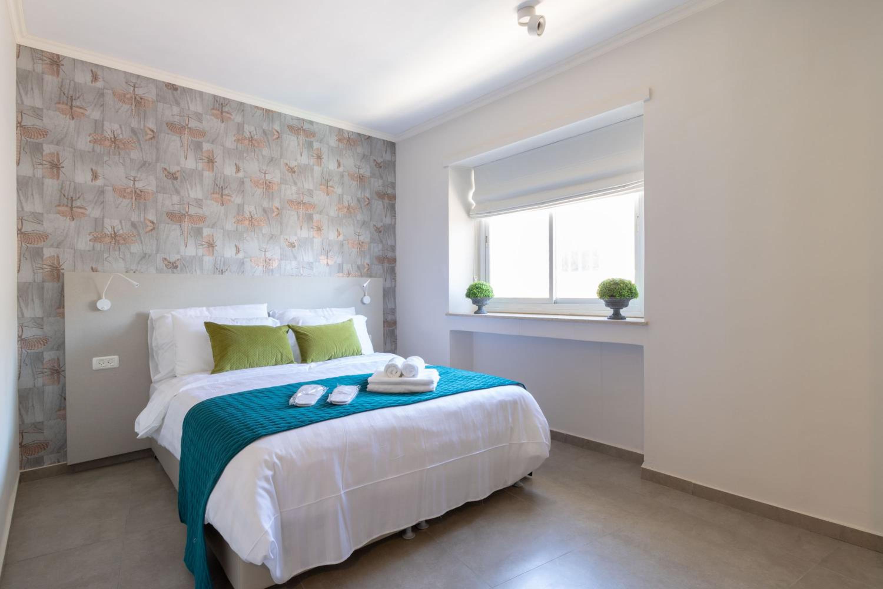 Deluxe Double or Twin Room with City View photo 3