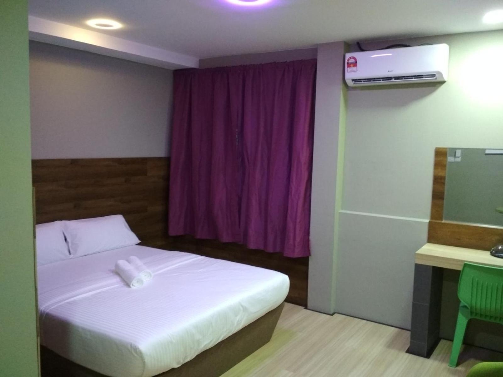 Deluxe Queen Room photo 2