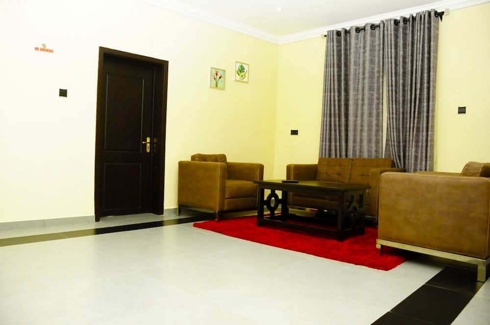 Business Suite, 1 King Bed photo 2