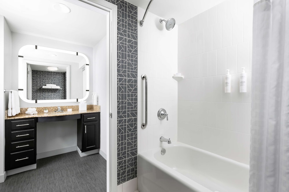 Suite, 2 Bedrooms, Non Smoking, 2 Bathrooms - Photo 11