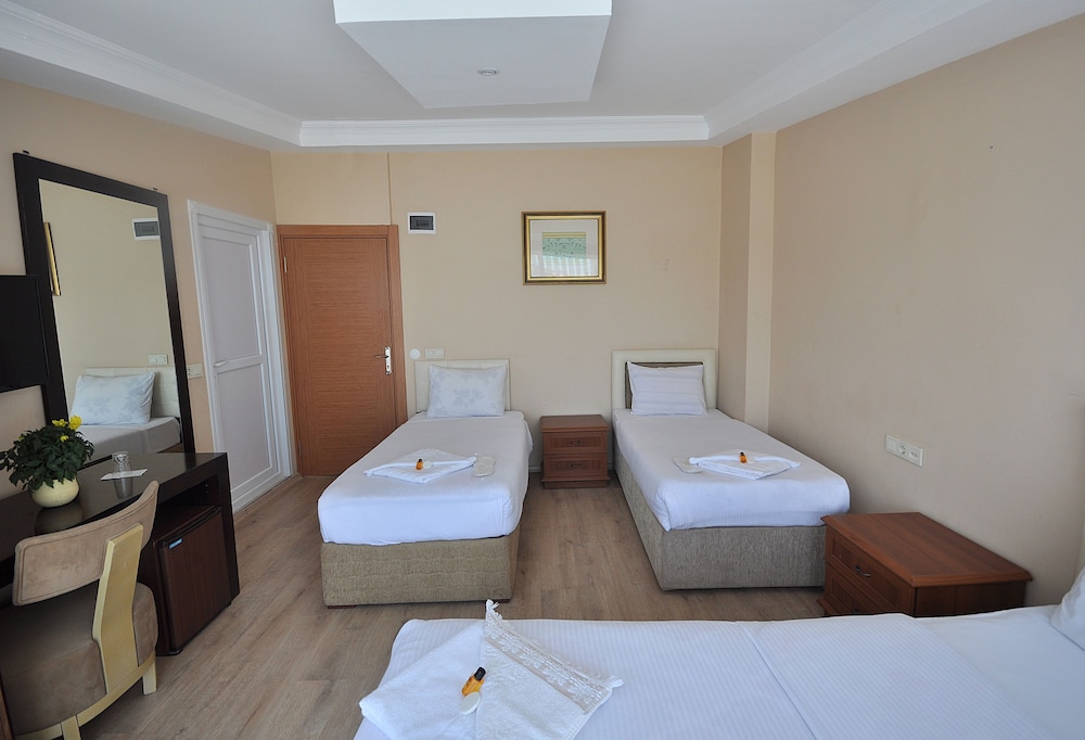 Family Quadruple Room photo 1