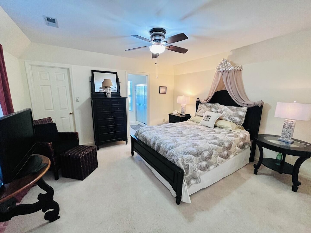 Villa, Multiple Beds, Patio, Garden View photo 2