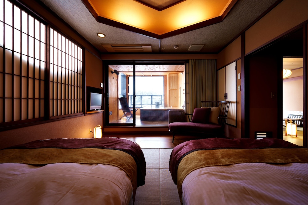 Japanese Western Suite with Open Air Bath photo 2