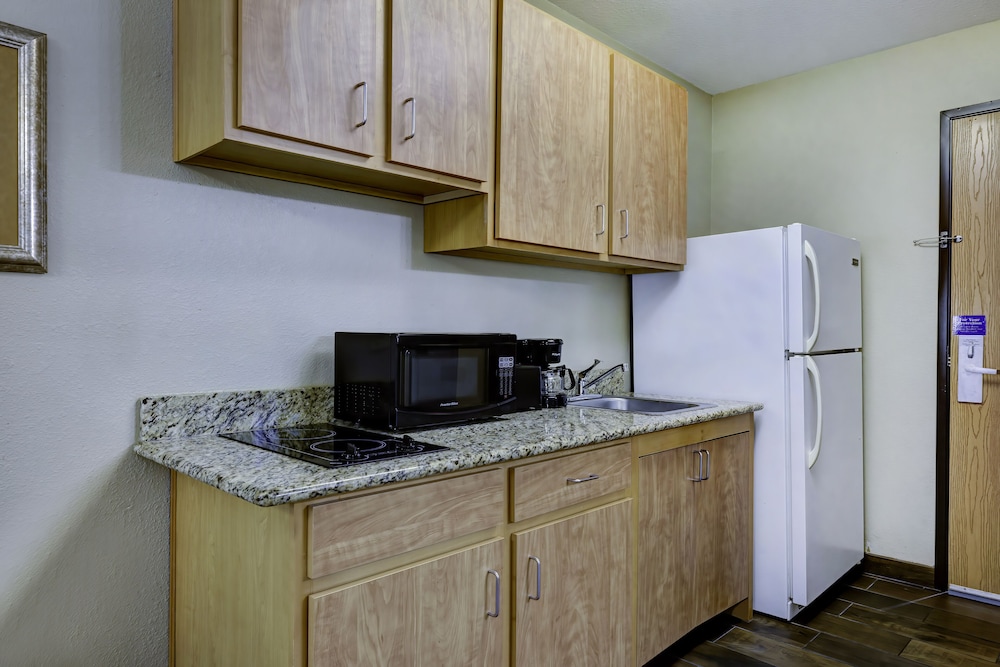 Deluxe Room, 2 Queen Beds, Accessible, Non Smoking - Photo 4